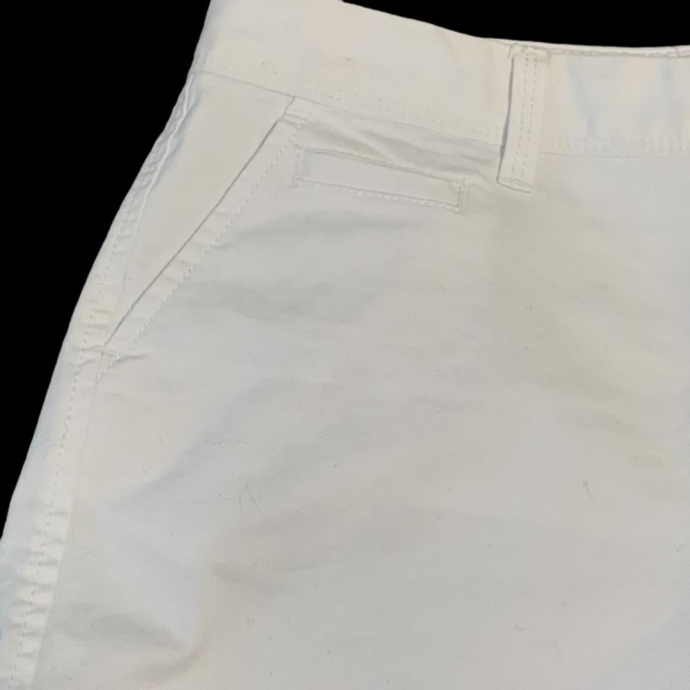 Old Navy Perfect Short Low Rise White Size 2 - Picture 4 of 8